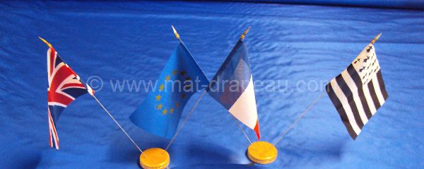 drapeau de table et socles en bois