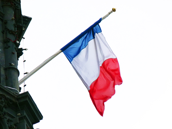 Pavoisement institutionnel : drapeau de façade France